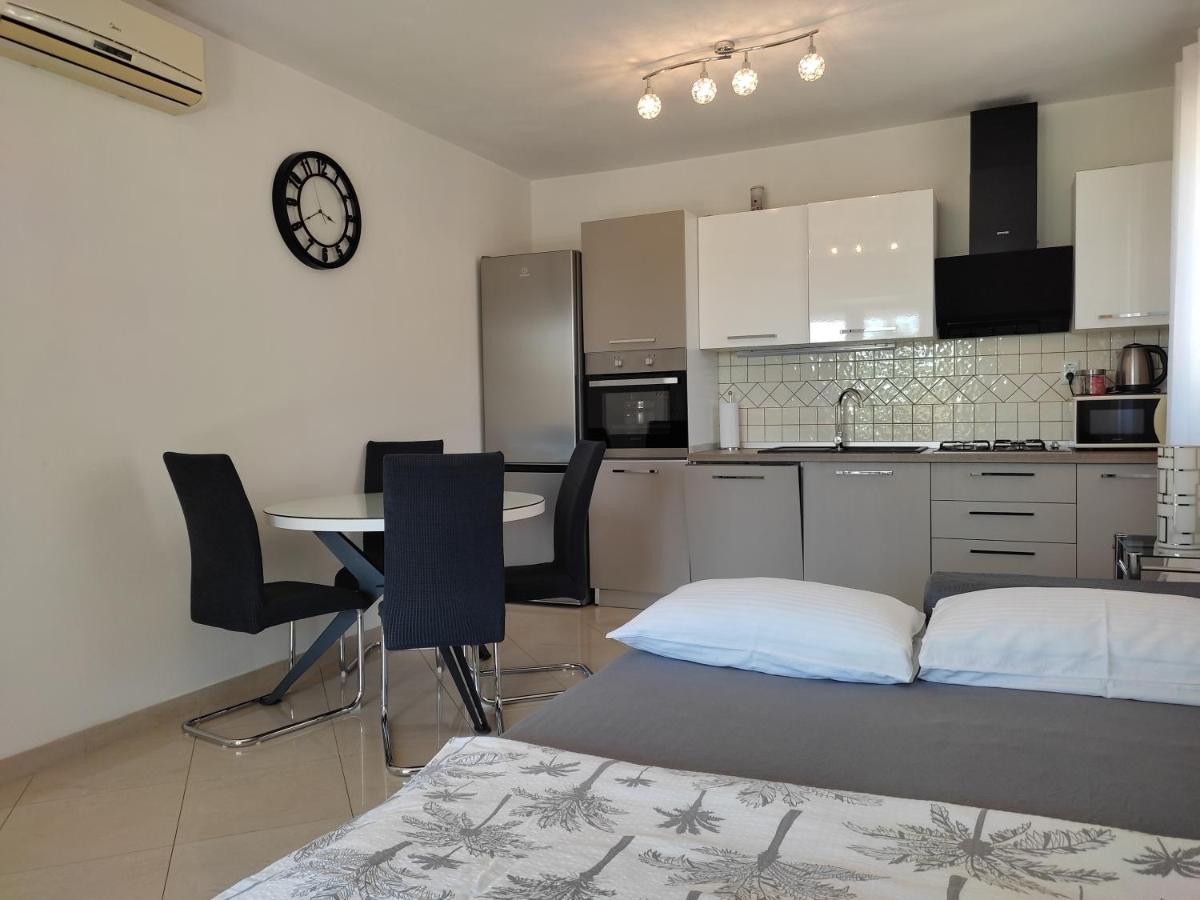 Appartamento Grey House Zara Esterno foto
