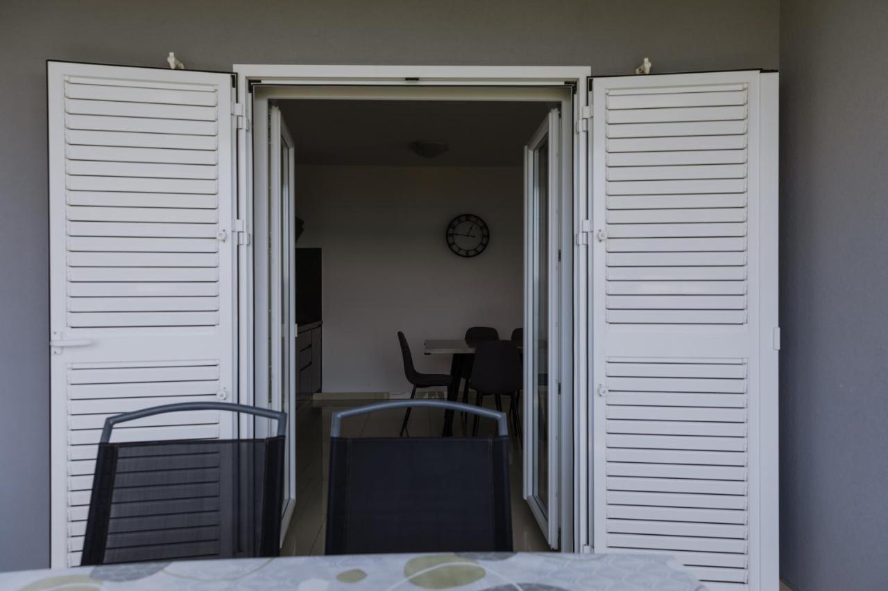 Appartamento Grey House Zara Esterno foto