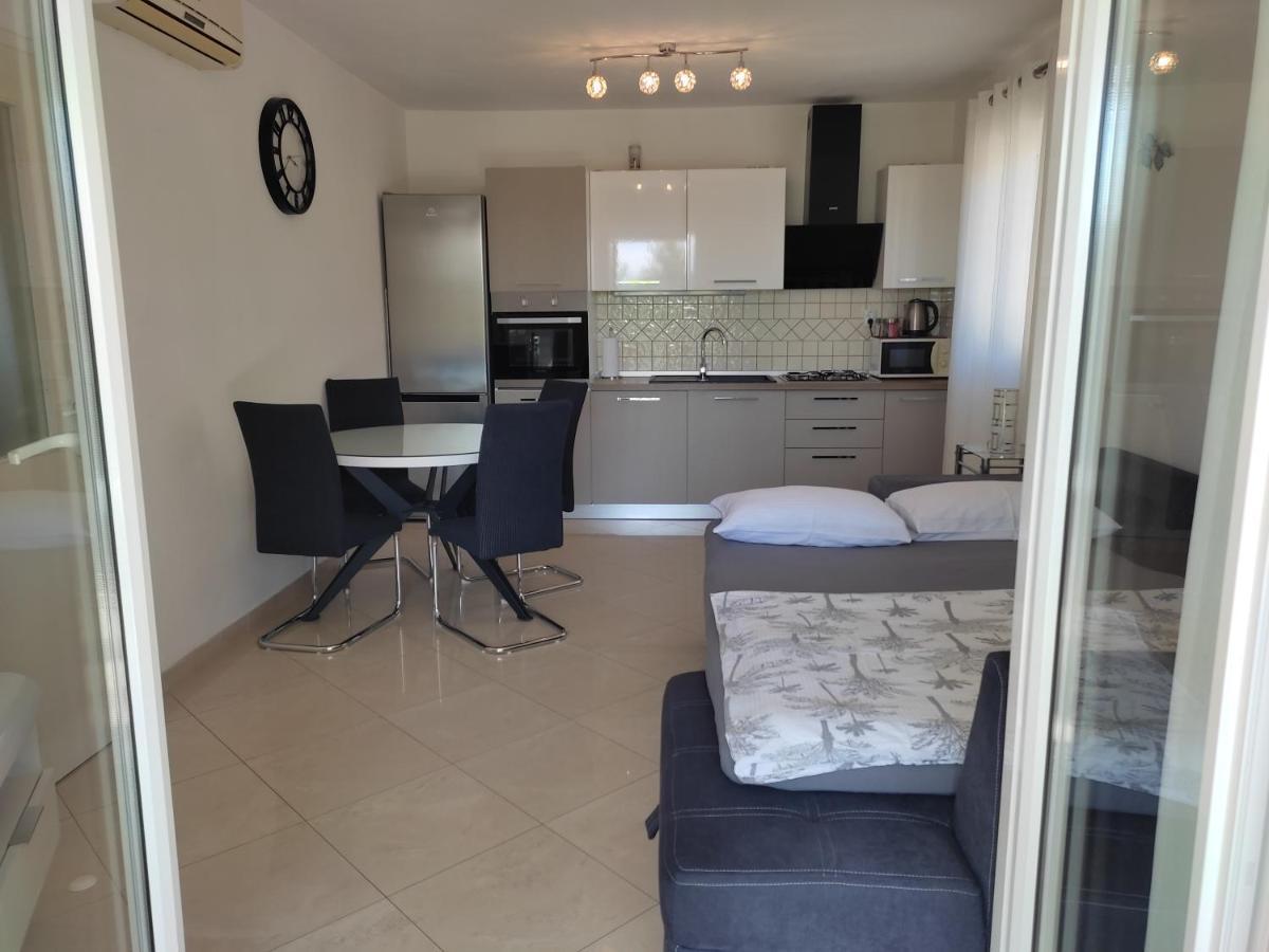 Appartamento Grey House Zara Esterno foto