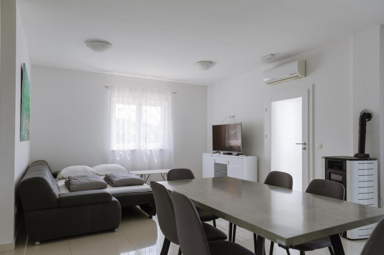 Appartamento Grey House Zara Esterno foto