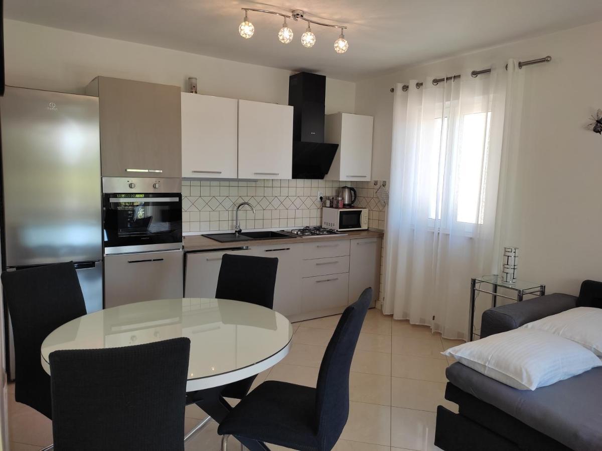 Appartamento Grey House Zara Esterno foto