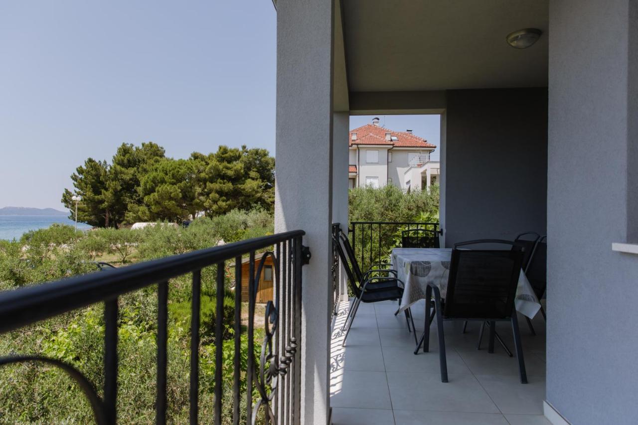 Appartamento Grey House Zara Esterno foto