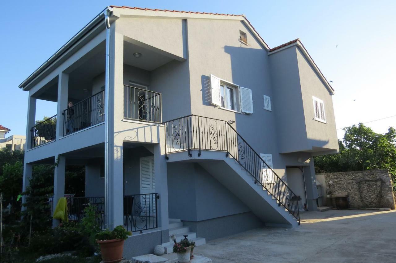 Appartamento Grey House Zara Esterno foto